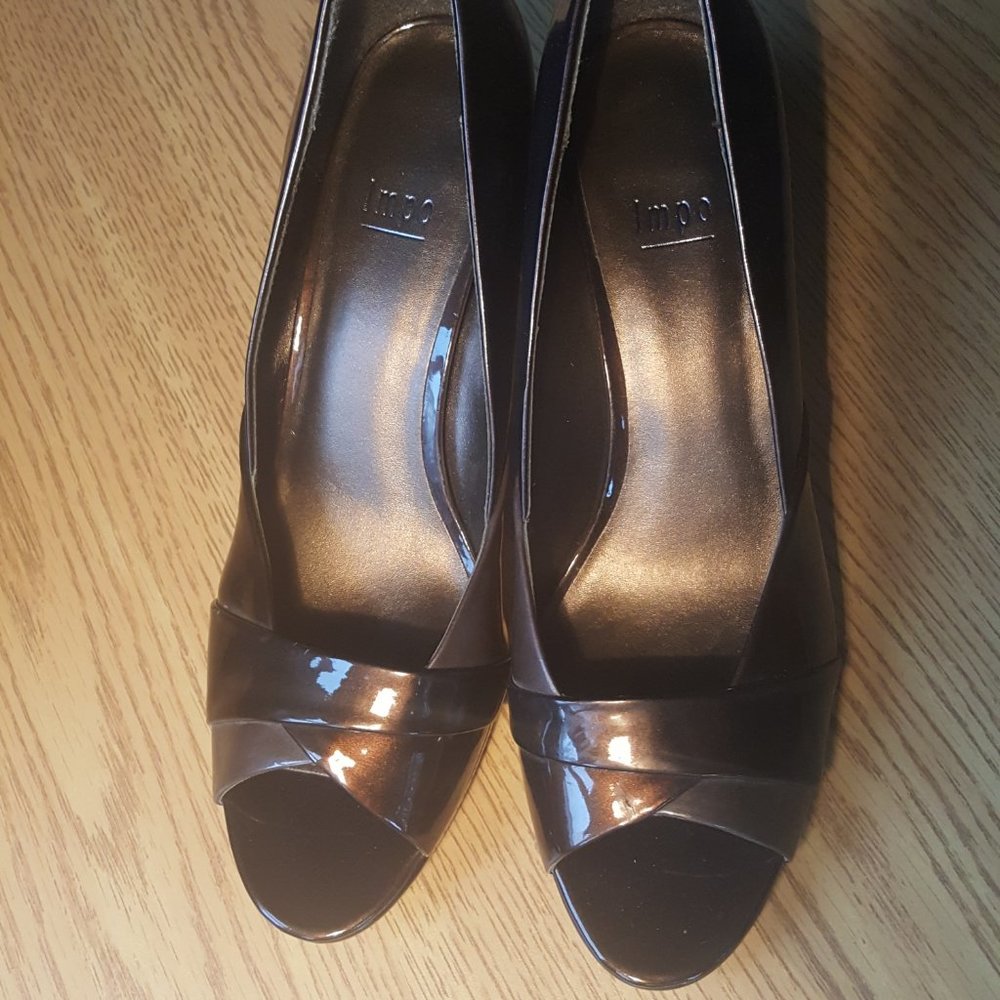 Women's shoes